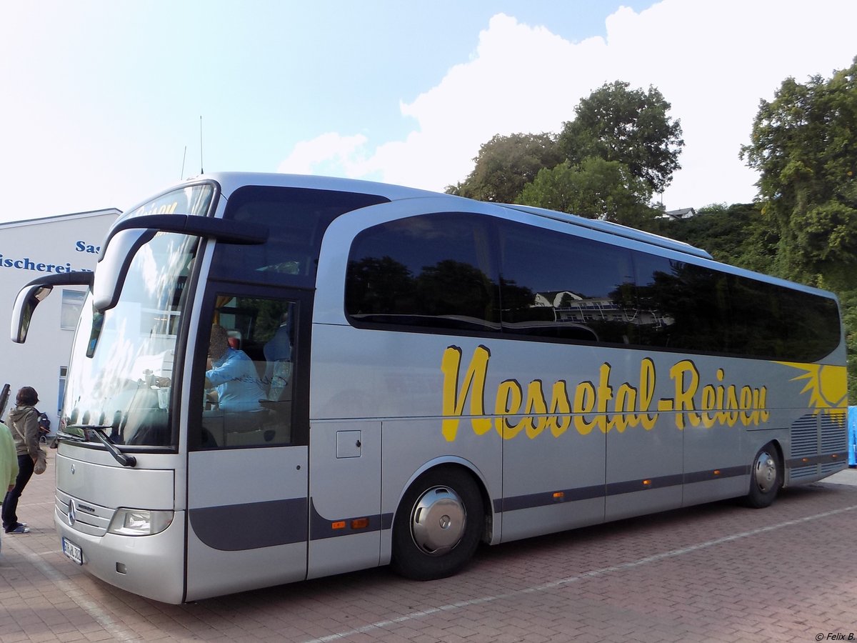 Mercedes Travego von Nessetal-Reisen aus Deutschland im Stadthafen Sassnitz. 