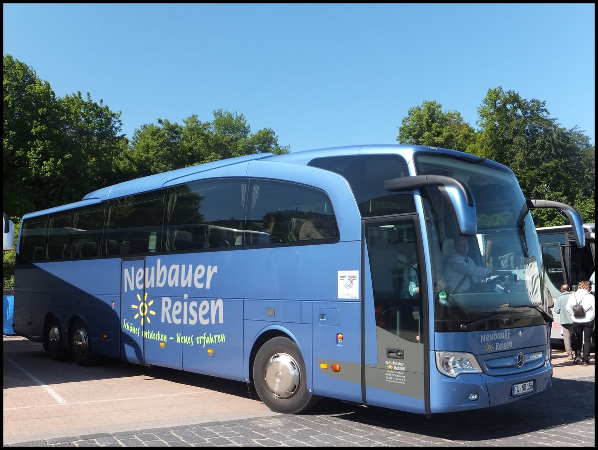 Mercedes Travego von Neubauer-Reisen aus Deutschland im Stadthafen Sassnitz.