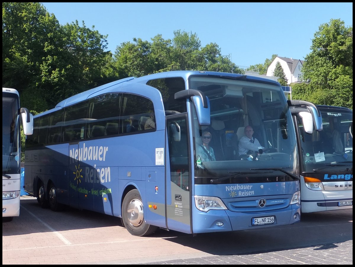 Mercedes Travego von Neubauer-Reisen aus Deutschland im Stadthafen Sassnitz.