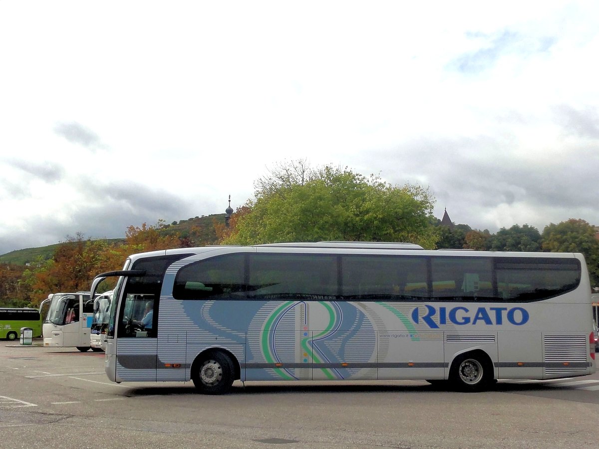 Mercedes Travego von Rigato aus Italien in Krems gesehen.