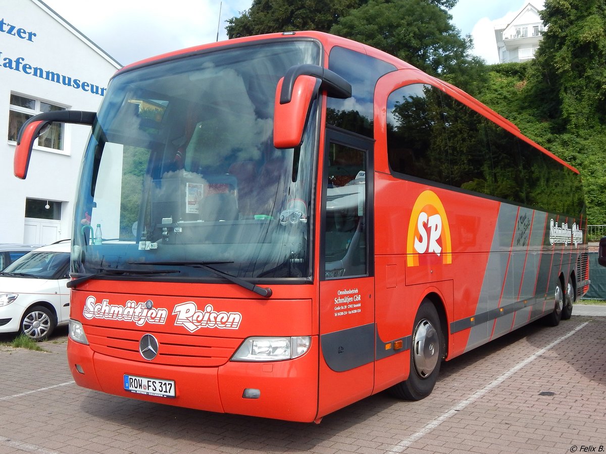 Mercedes Travego von Schmätjen Reisen aus Deutschland im Stadthafen Sassnitz.