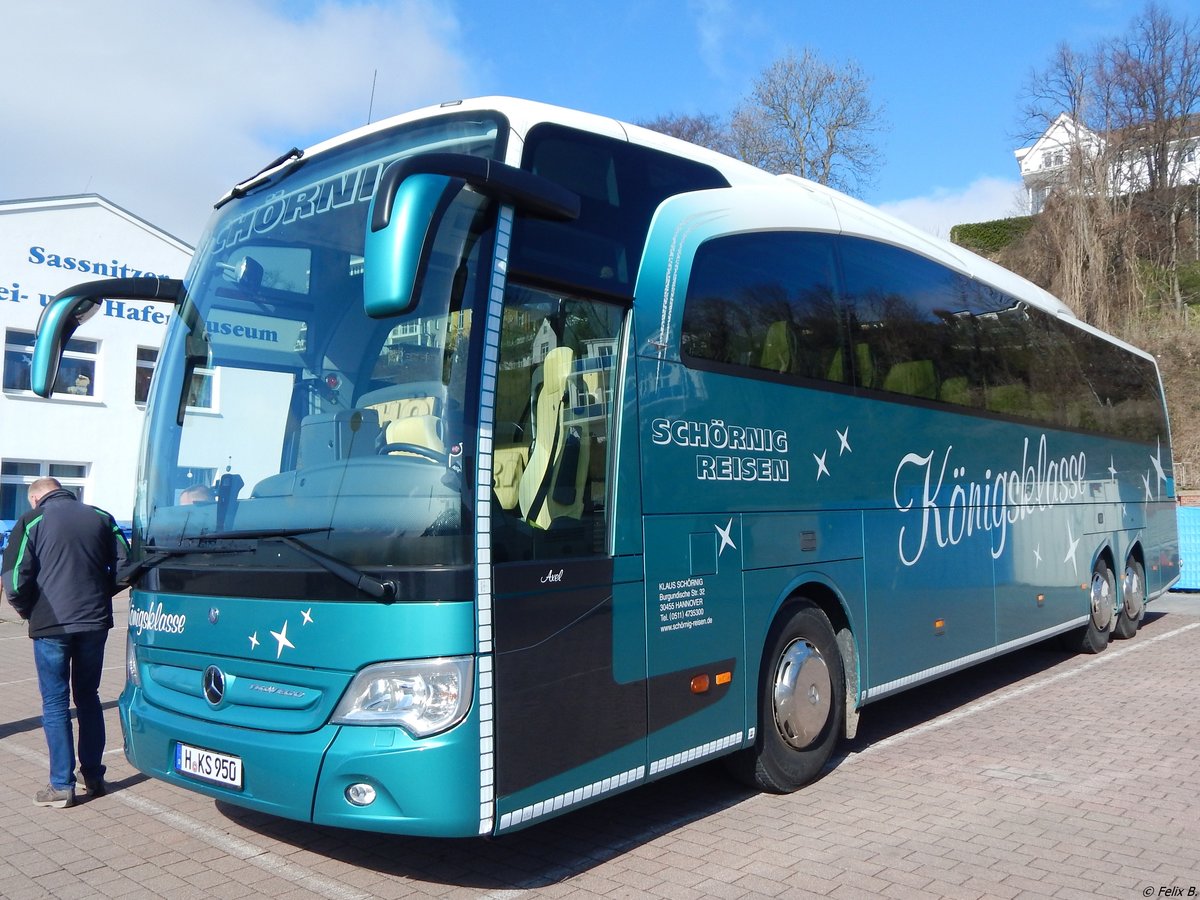 Mercedes Travego von Schörnig aus Deutschland im Stadthafen Sassnitz. 