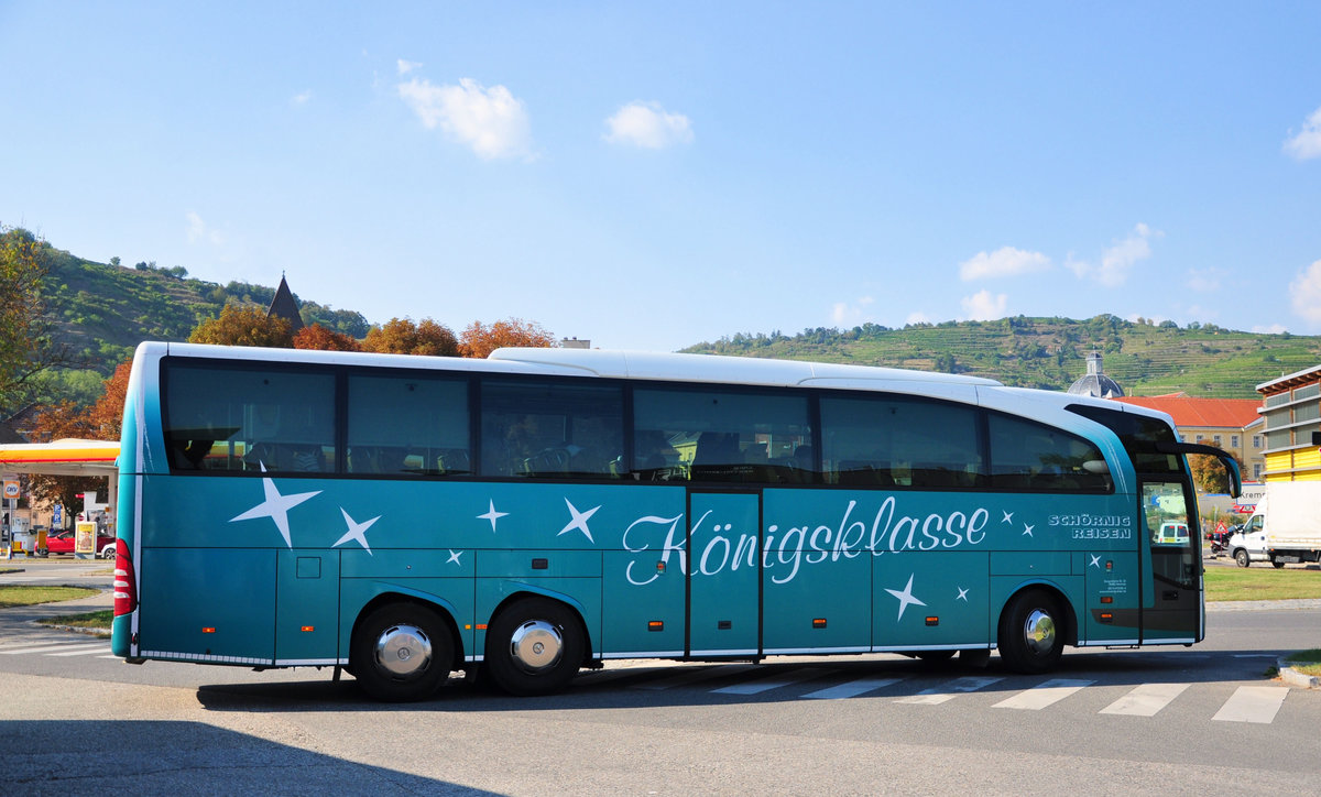 Mercedes Travego von Schrnig Reisen aus der BRD in Krems.