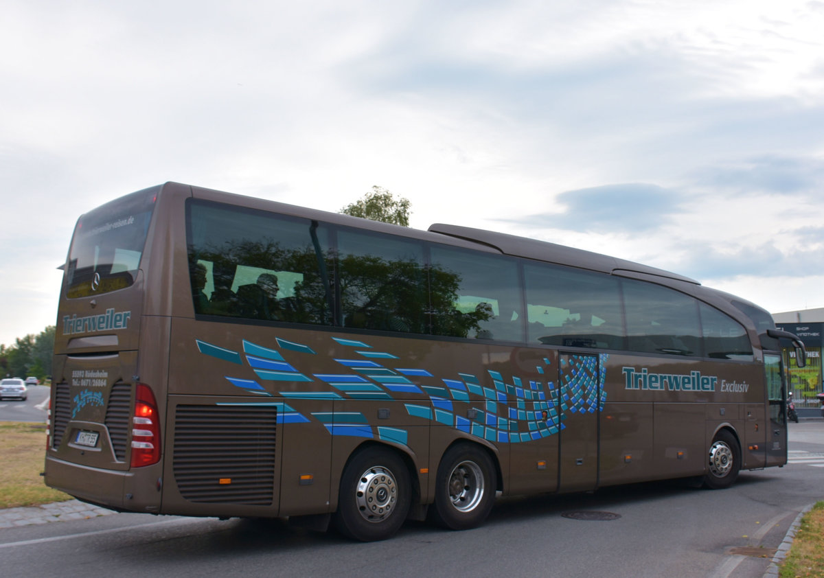 Mercedes Travego von Trierweiler Reisen aus der BRD 2017 in Krems.