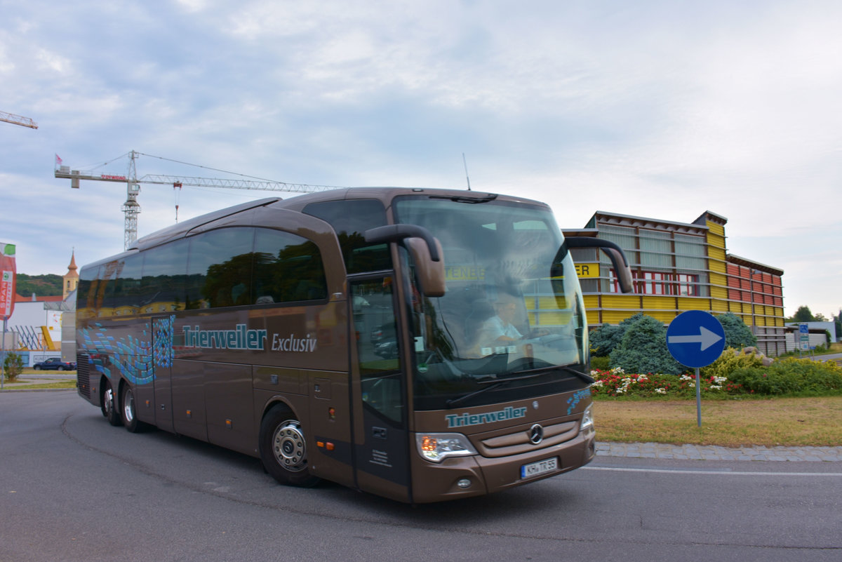 Mercedes Travego von Trierweiler Reisen aus der BRD 2017 in Krems.