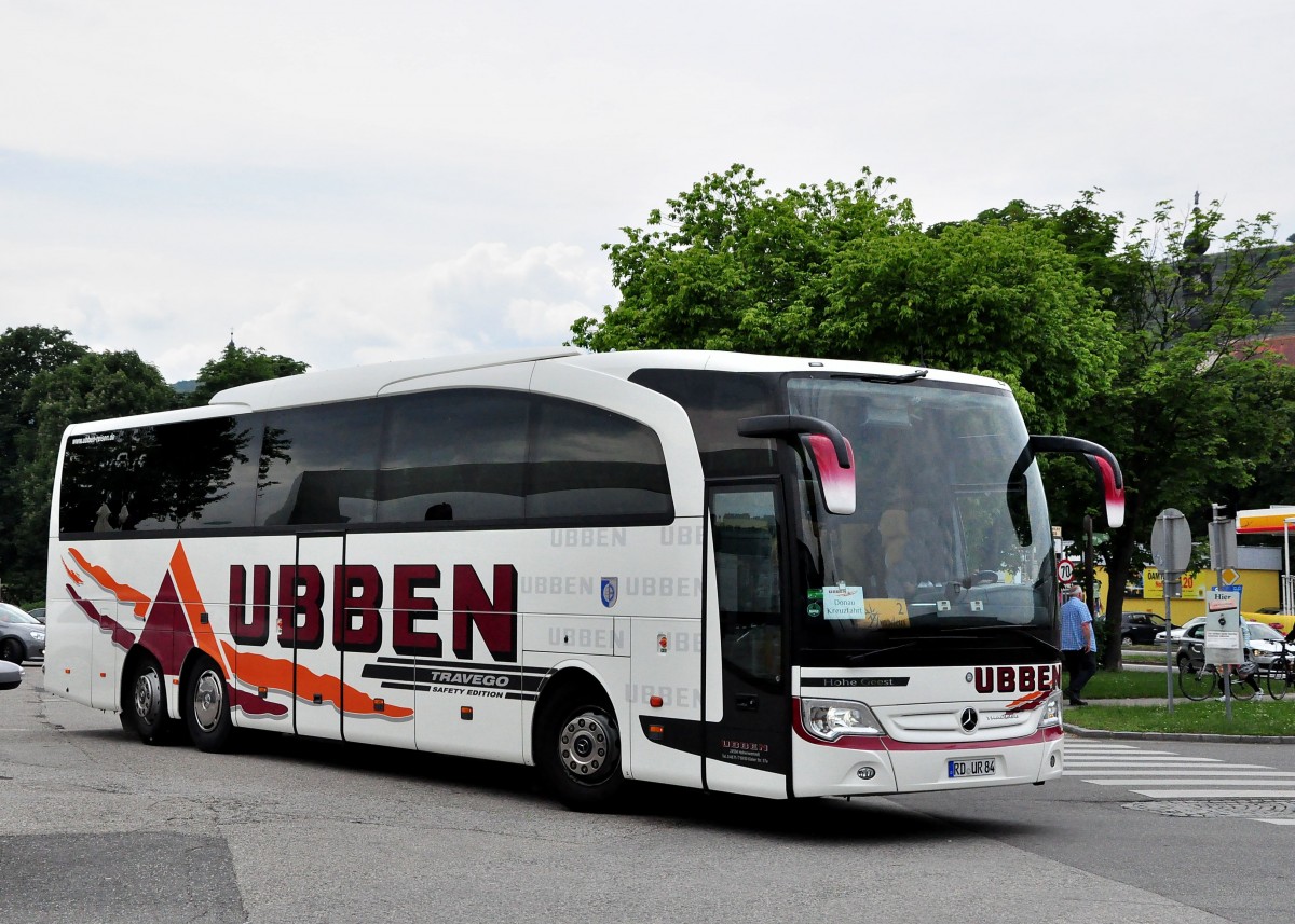 Mercedes Travego von UBBEN Reisen aus der BRD im Mai 2015 in Krems.