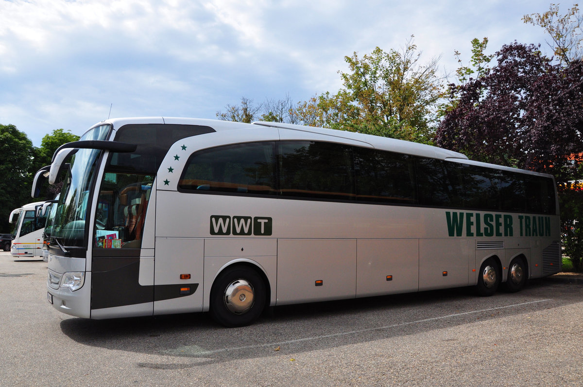 Mercedes Travego von Welser Reisen aus Obersterreich in Krems gesehen.