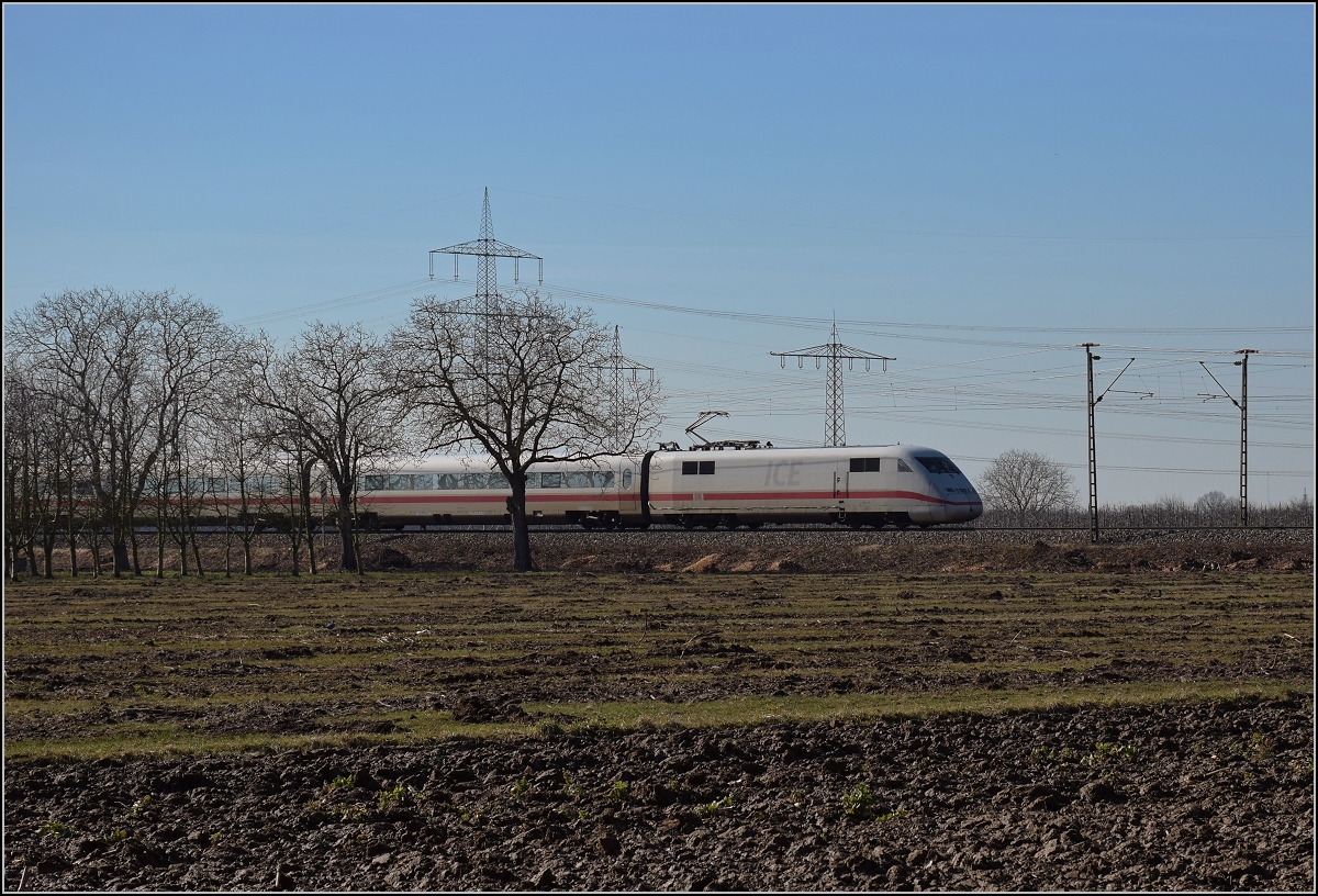 Messzug LPFT 92009 Hockenheim-Basel mit 410 101 und 410 102. Auggen, Februar 2019.