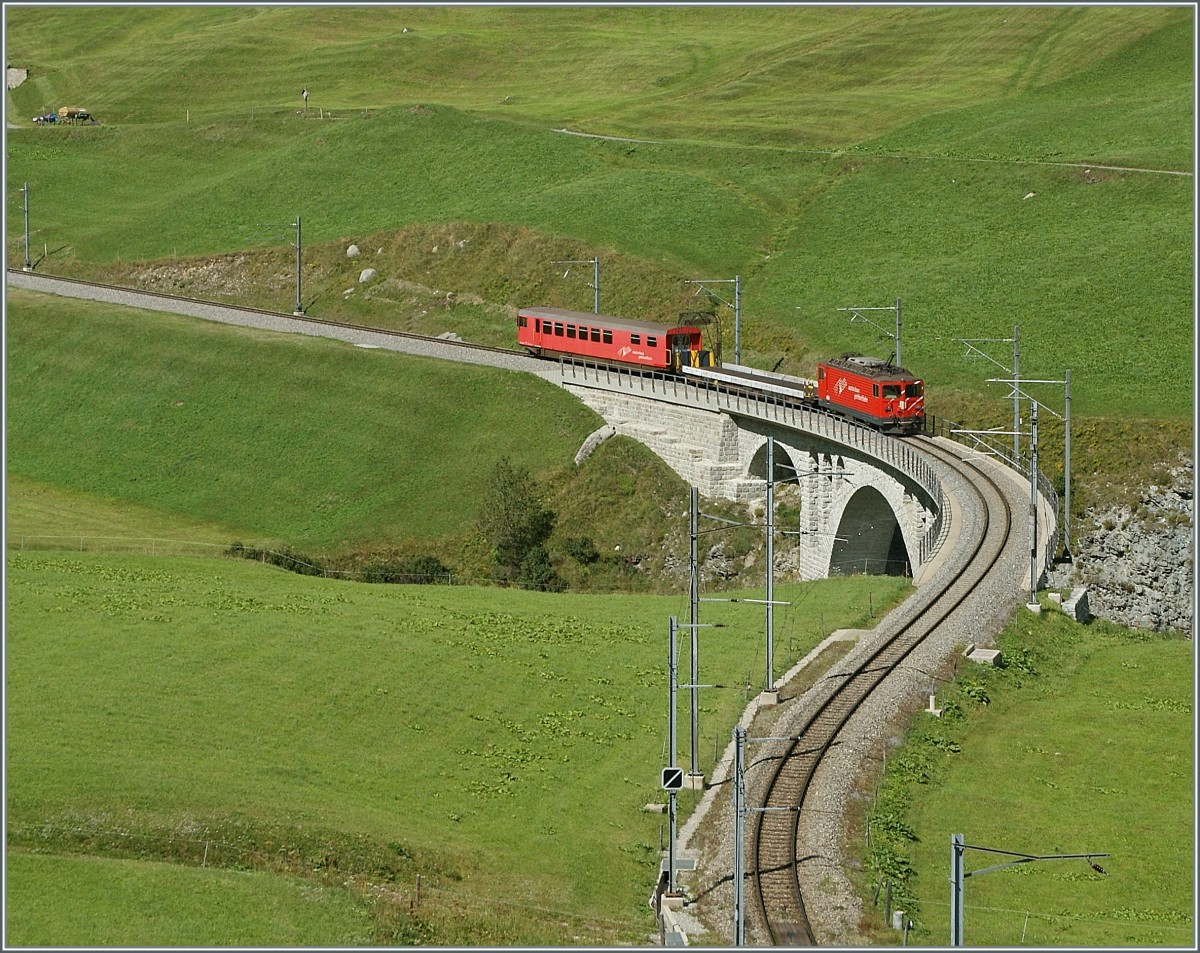 MGB Ge 4/4 N 81 bei Hospental.
