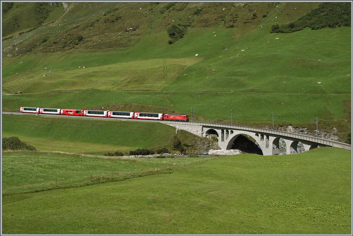 MGB Glacier Express kurz vor Hospental.
29. Aug. 2013