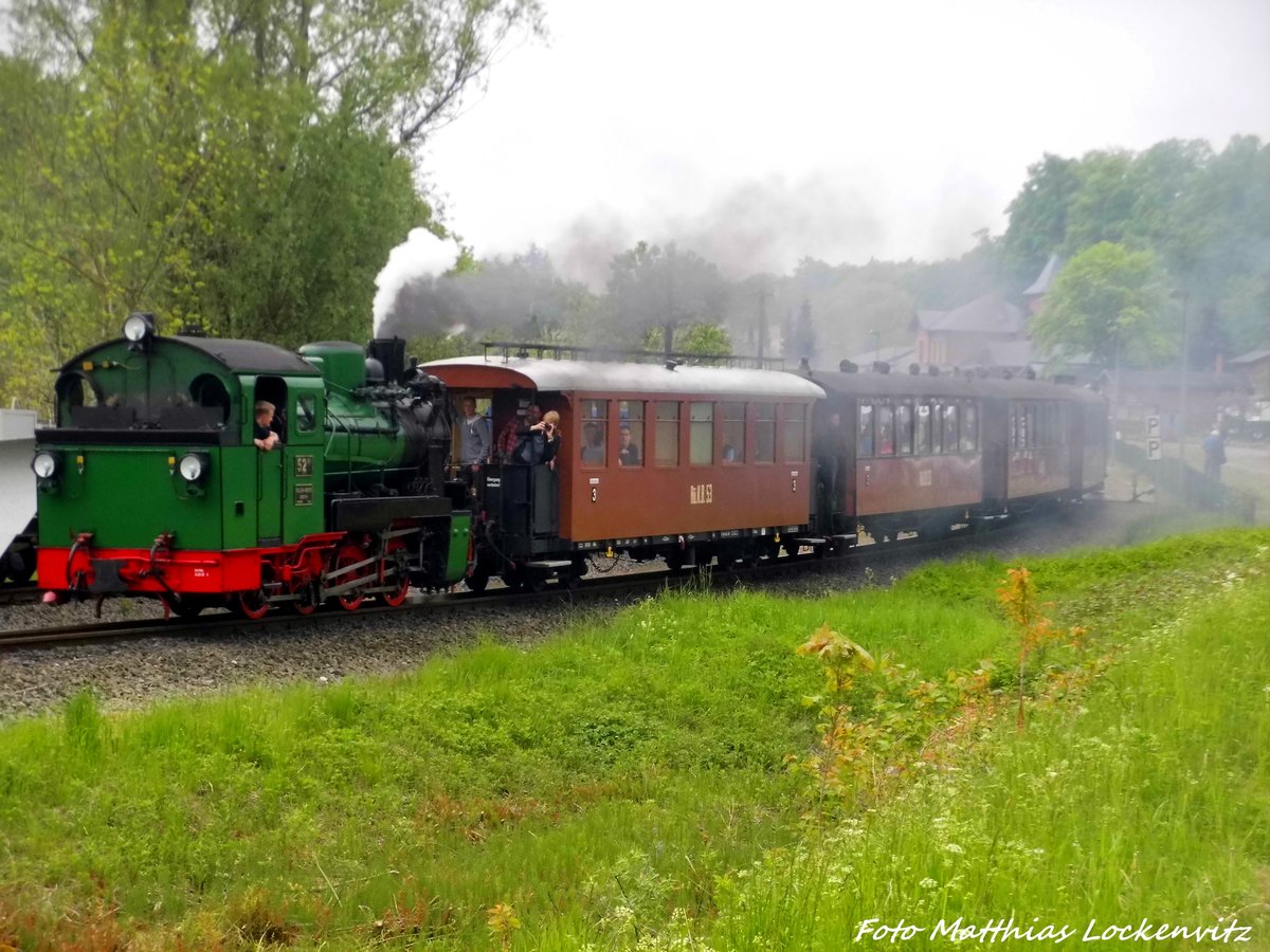 Mh 52 der RBB mit dem Traditionszug unterwegs nach Ostseebad Binz am 21.5.16