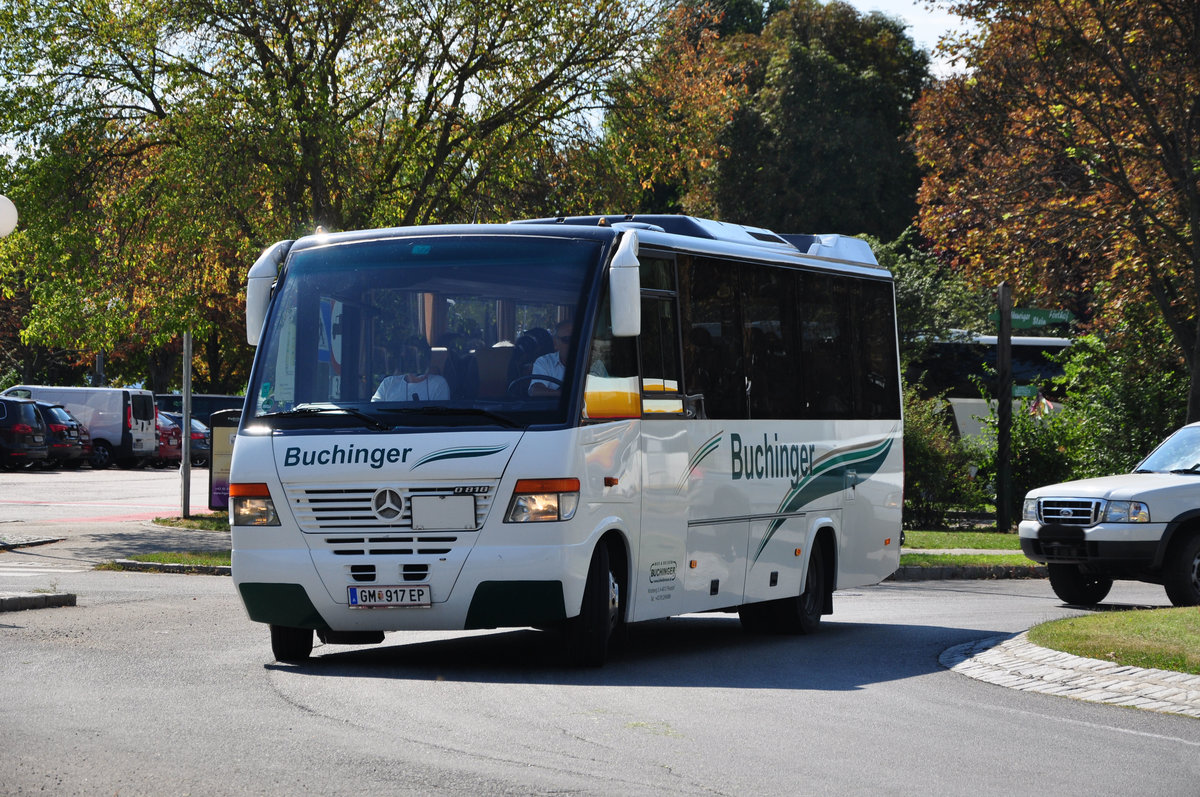 Midi Bus Mercedes O 818 von Buchinger Reisen aus sterreich in Krems gesehen.