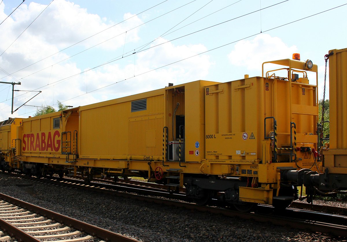 Mit diesem Geräte-und Brenn/Schmierstoff Wagen beginnt der Umbauzug...Schleswig 23.08.2017