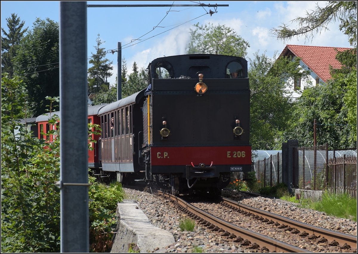 Mit der E 206 nach Tavannes. La Traction Sonderzug in Tramelan. August 2019.
