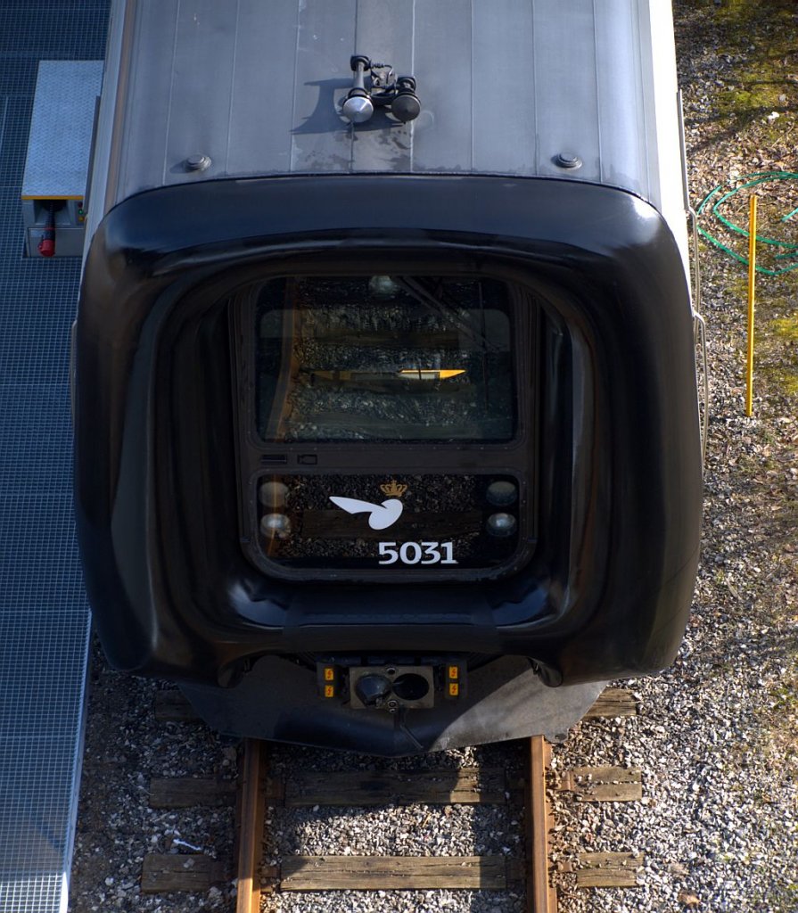 Mit neuer  Gummi  Nase ausgestattet steht der MF/MFB 50/5231 in Aarhus abgestellt(Bildausschnitt)16.03.2010