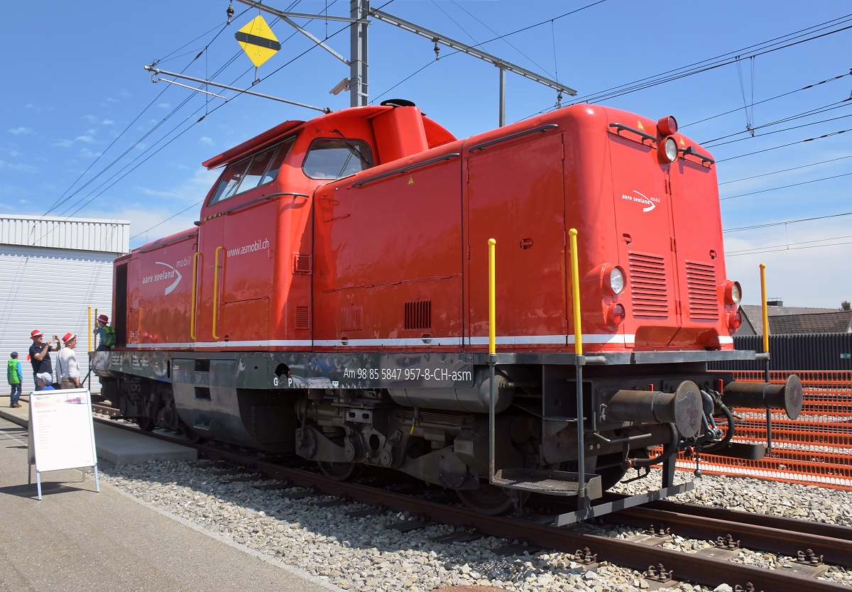 Mittlerweile im 5. Leben bei der ASM angekommen, Am 847 957-8 beim 100-jährigen Jubiläum der Bipperlisi in Niederbipp. Ursprünglich DB V 100 1215, waren weitere Zwischenstationen KFBE, OHE und in der Schweiz die Sersa AG, wo sie sogar den Namen Lotti bekam. April 2018. 