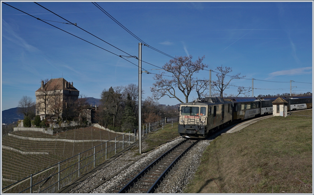 MOB GDe 4/4 mit einem IR Zweisimmen - Montreux bei Chatelard VD.
16. Jan. 2019