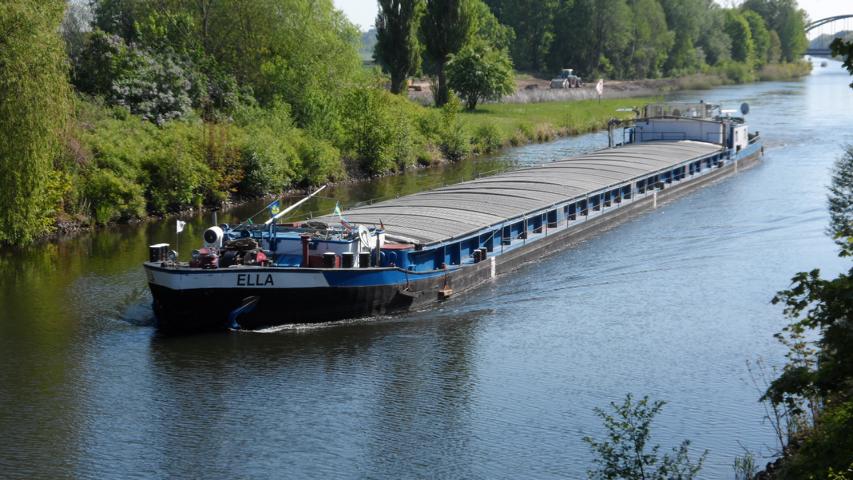 Motorgüterschiff  Ella  aus Stettin am 01.05.2014 um 10:30 Uhr im Oder-Havel-Kanal bei Zerpenschleuse. Fahrt in Richtung Lehnitz. Bild 1