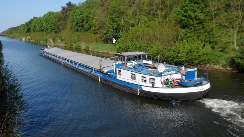 Motorgüterschiff  Ella  aus Stettin am 01.05.2014 um 10:30 Uhr im Oder-Havel-Kanal bei Zerpenschleuse. Fahrt in Richtung Lehnitz. Bild 2