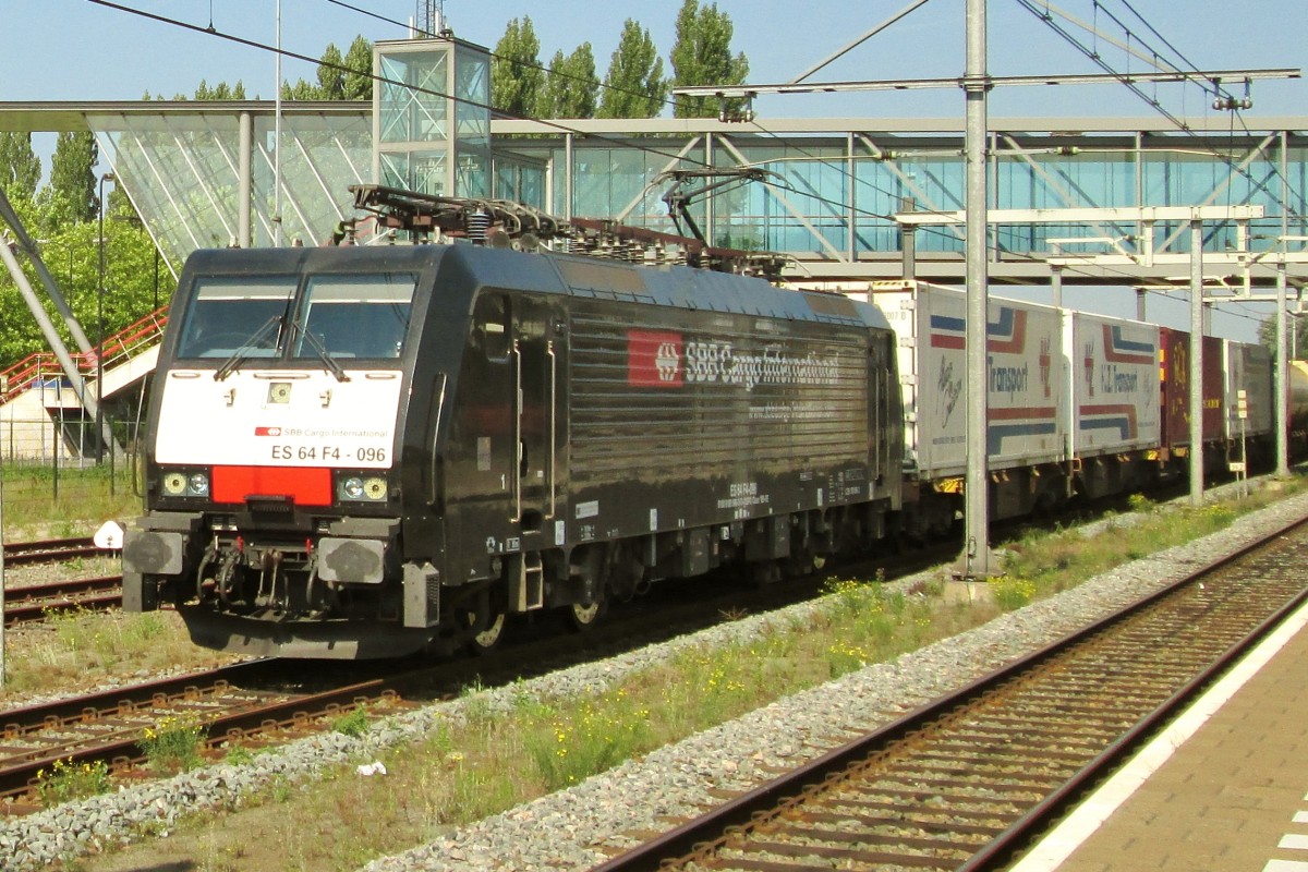 MRCE 189 096 durchfahrt Boxtel am 22 Augustus 2015.