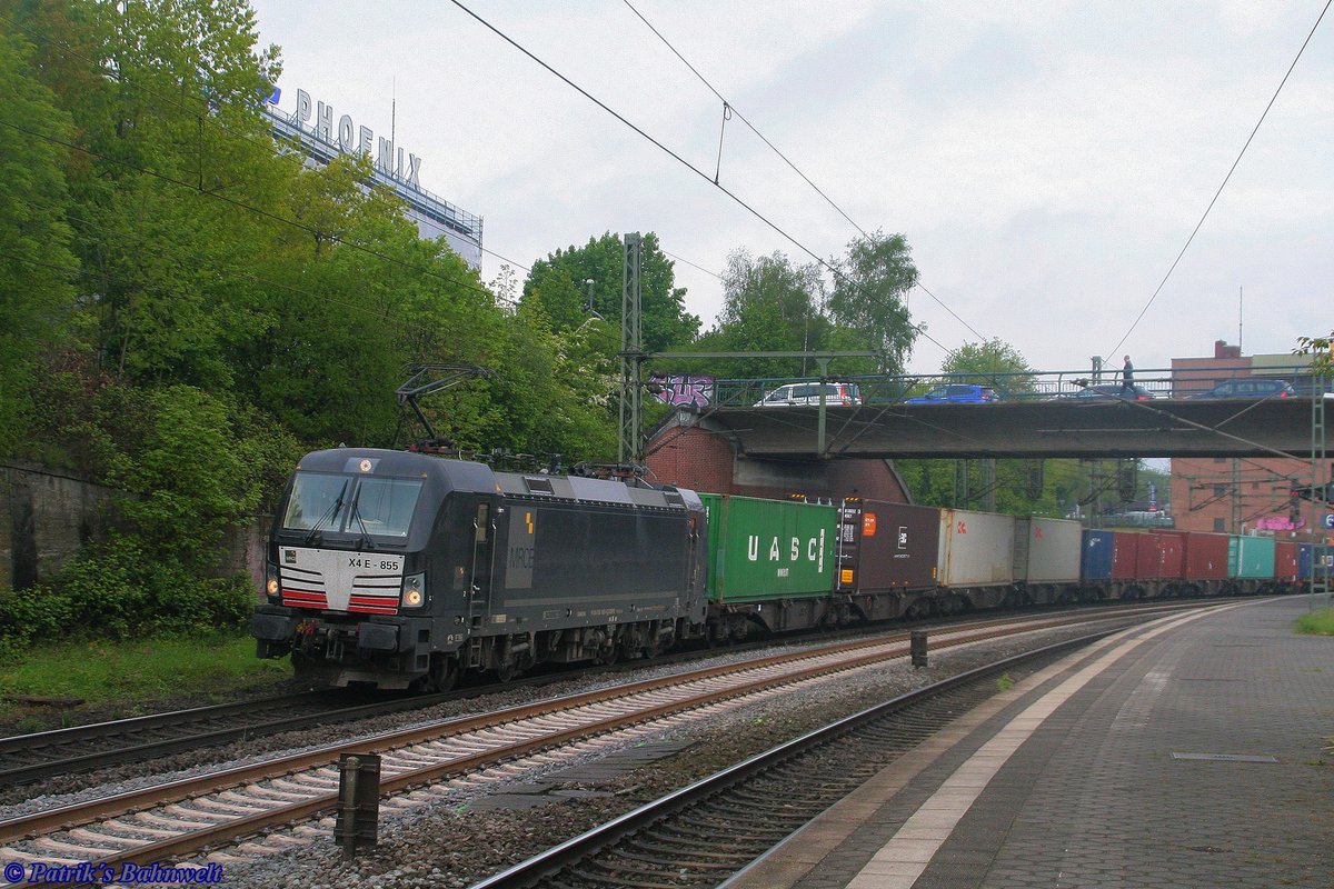 MRCE 193 613 mit Containerzug
am 09.05.2019 in Hamburg-Harburg