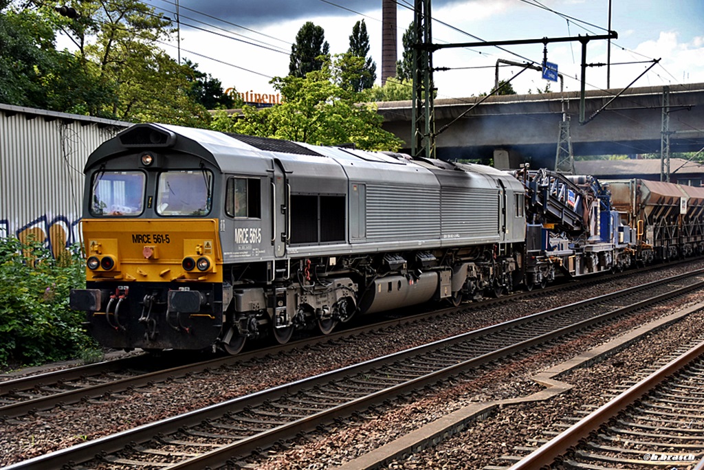 MRCE 561-5 fuhr mit einen ganzzug durch hh-harburg,05.08.16