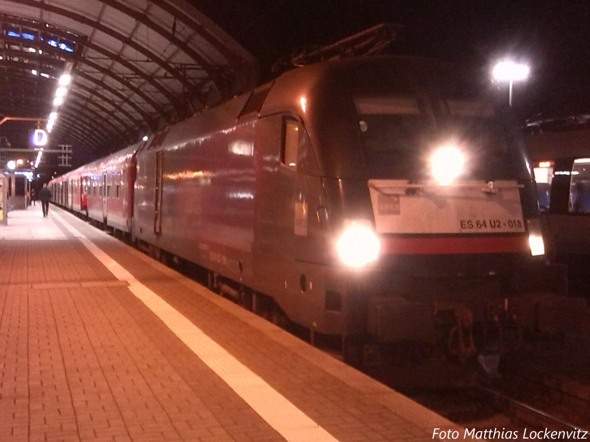 MRCE ES 64 U2 - 018 mit ziel Eisenach im Bahnhof Halle Saale Hbf am 14.2.14