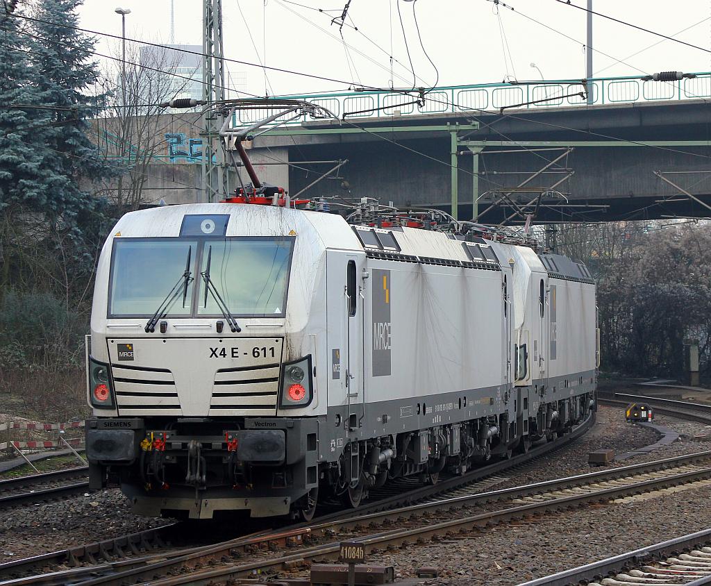 MRCE/DB 193 608-7 vorne und 193 611-1(REV/MMAL/22.10.15)hinten ebenfalls auf dem Weg in den Hamburger-Hafen. 12.02.2016