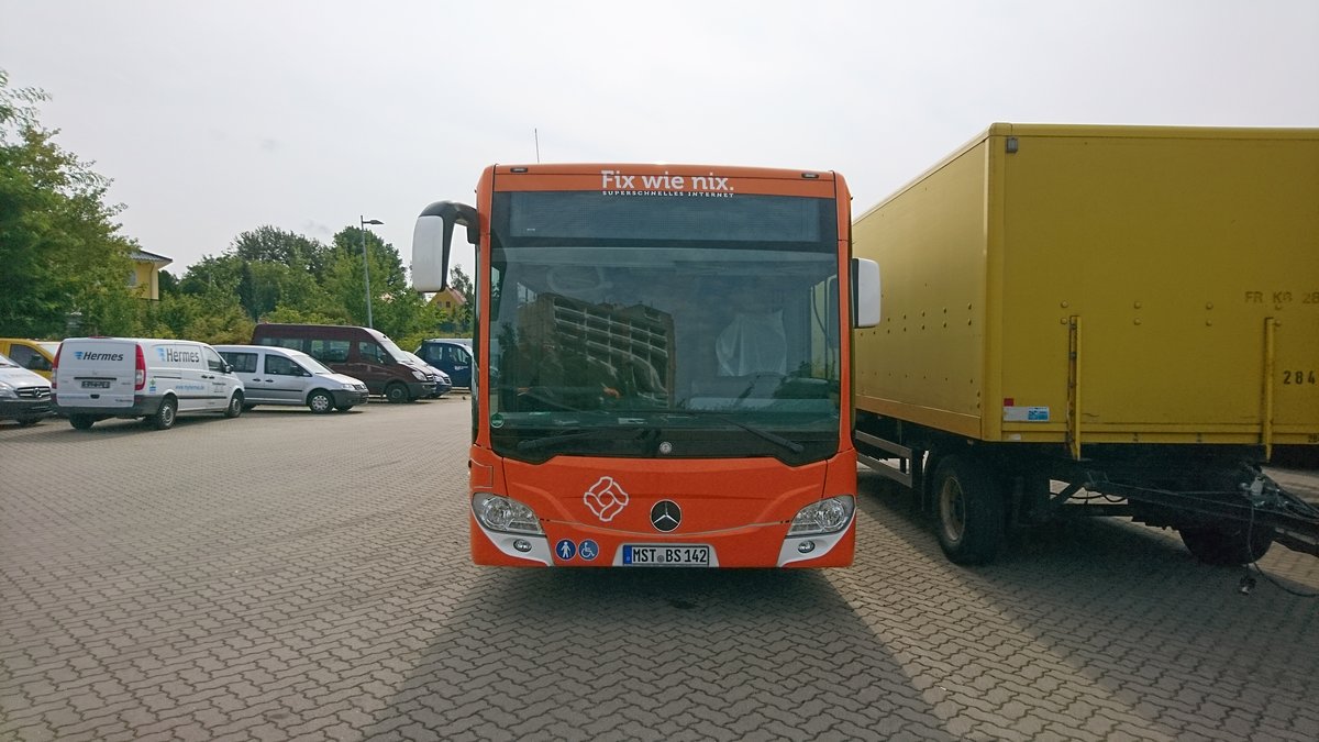 ....MST BS 142 bei Mercedes in Neubrandenburg im Juni 2017 