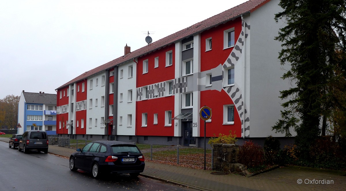 Munster (Heidekreis) - renovierte Wohnblocks aus den 1960er Jahren.