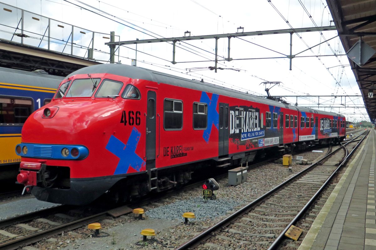 Nach ein Viertelstunde Stilstand verlässt am 28 Juni 2020 Karel 466 Roosendaal auf eine Konditionsfahrt nach Vlissingen.