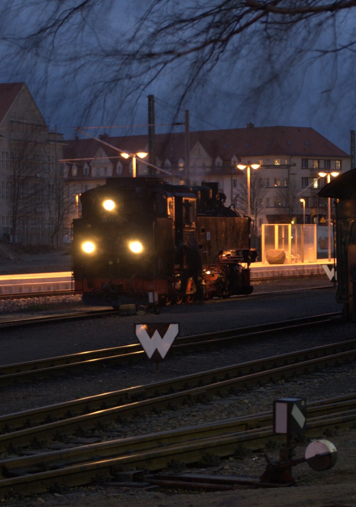 Nach getaner Arbeit ist 99 1777-4 auf dem Wege zum Schuppen Radebeul Ost.
16.03.2014 18:37 Uhr