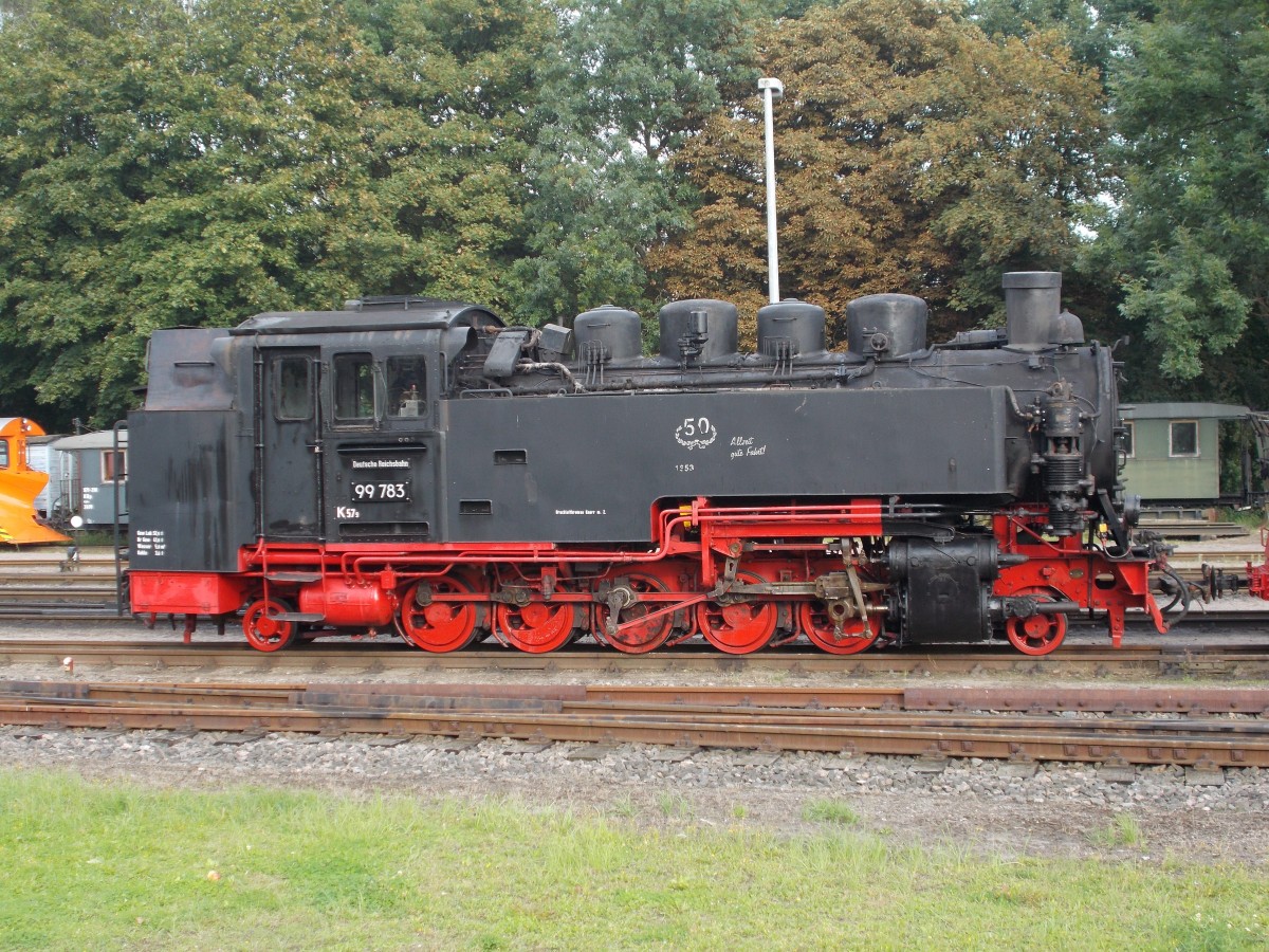 Nachdem 99 1783 eine Zeitlang im Putbuser Traditionsbereich stand,steht die Lok wieder auf einem Abstellgleis in der Nähe vom Lokschuppen.Aufnahme am 07.September 2014.