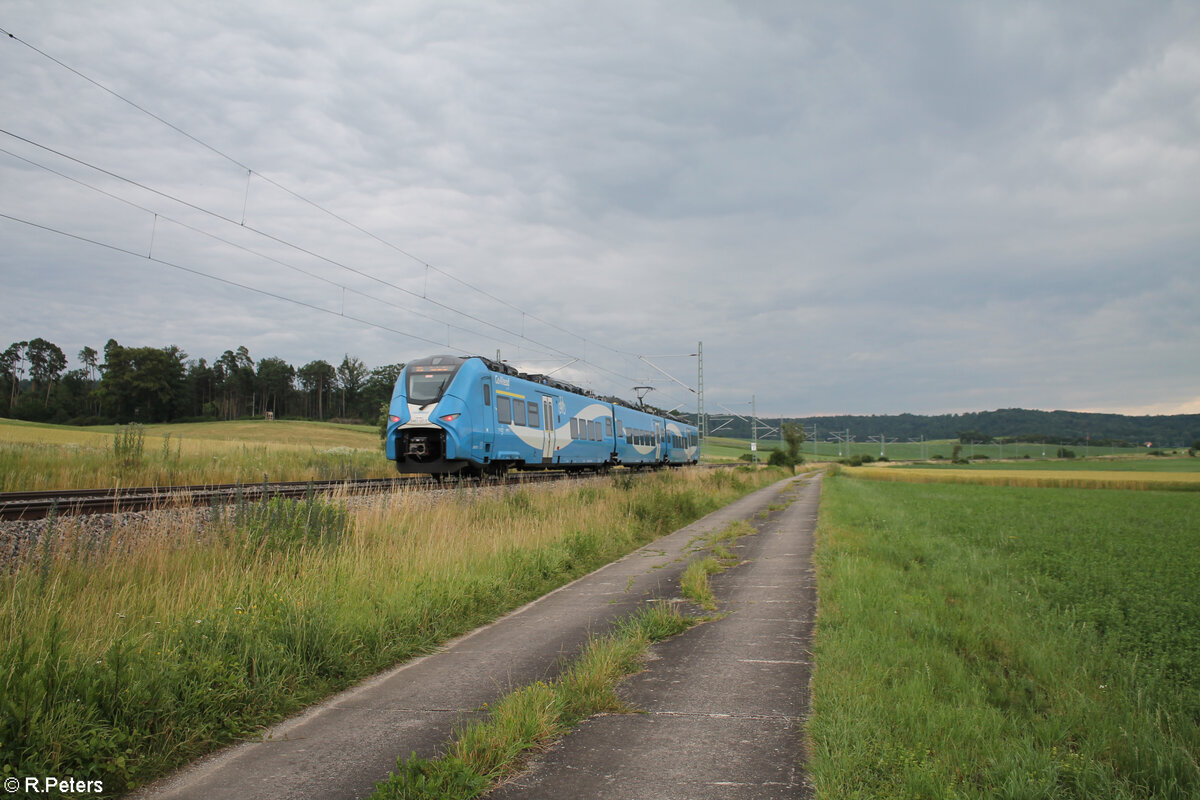 Nachschuss auf 2463 027-9 als RE 80 Würzburg - Treuchtlingen bei Oberdachstetten. 02.07.24