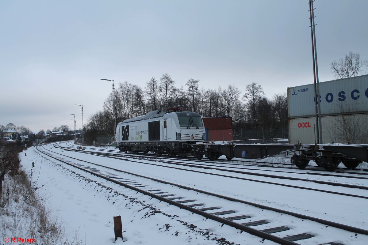 Nachschuss auf 248 001 die den ersten Teil des Containerzuges raus zieht. 09.01.21