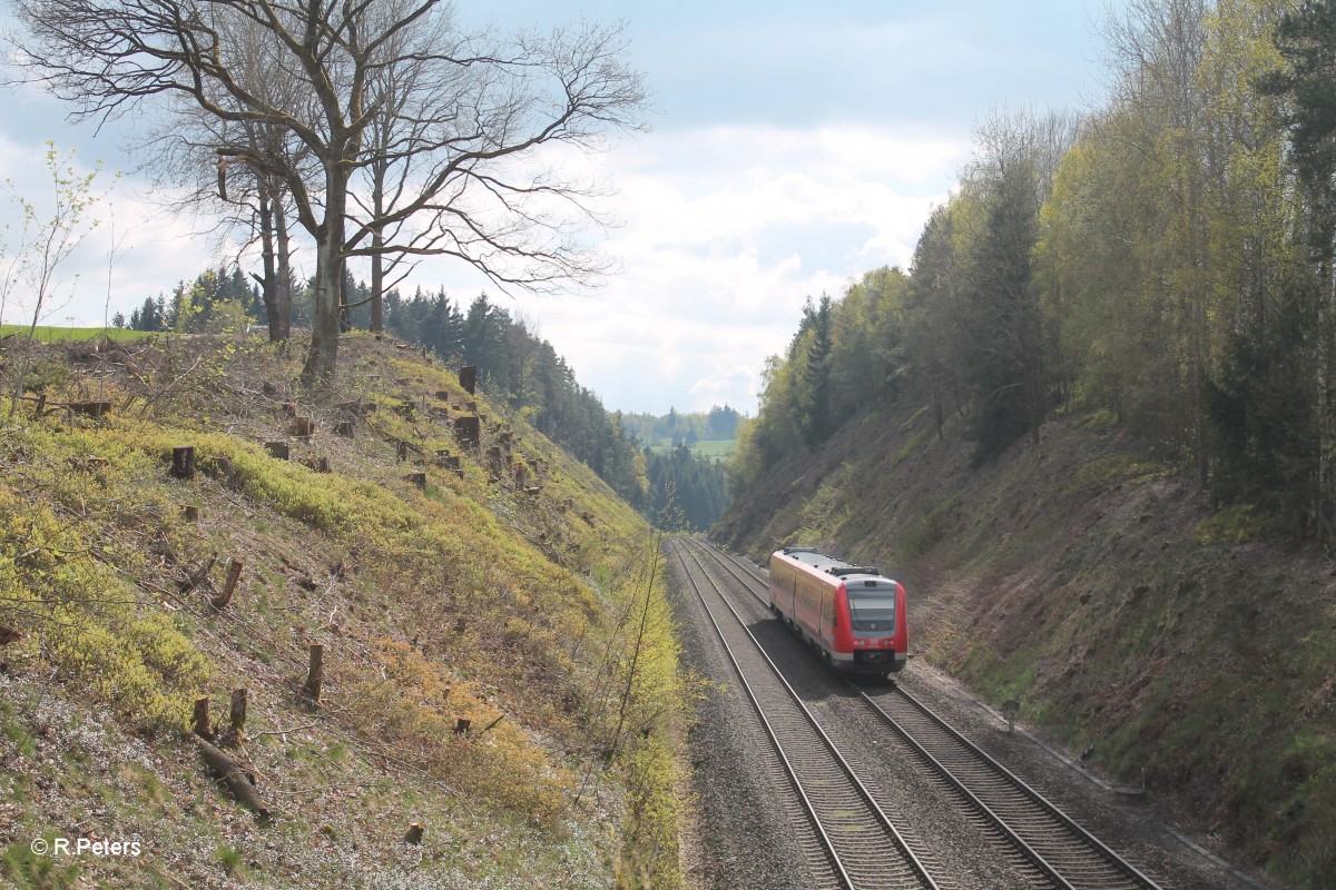 Nachschuss auf 612 562-9 als RE 5288 Marktredwitz - Nürnberg bei Ritlasreuth. 16.04.14