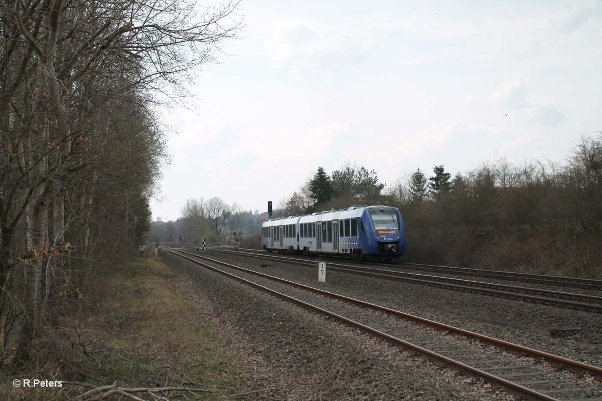 Nachschuss auf 622 409 als OPB 79731 Marktredwitz - Regensburg kurz vor Wiesau/Oberpfalz bei Schönfeld. 12.04.16