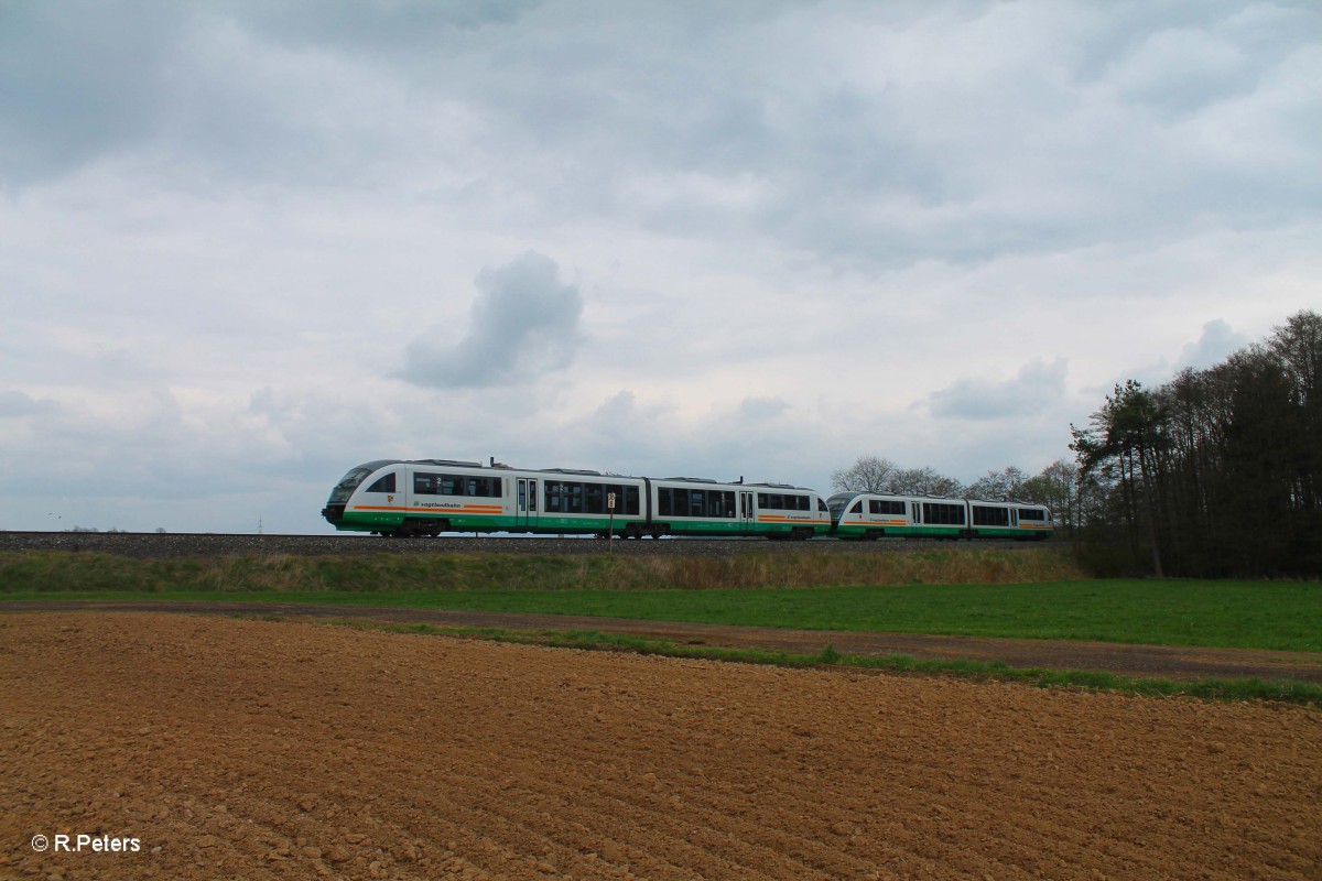 Nachschuss auf VT12  Landkreis Tirschenreuth  + VT16  Stadt Regensburg  als VBG74263 Marktredwitz - Regensburg bei Oberteich. 11.04.14