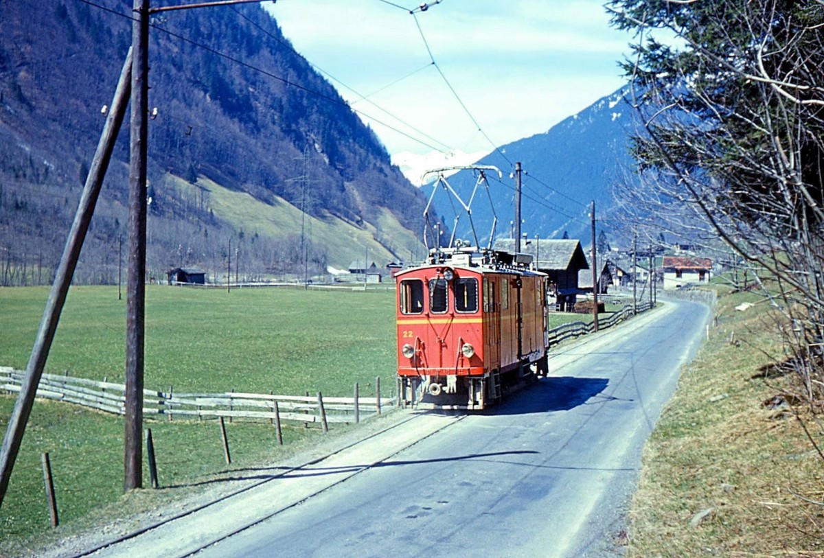 Nachtrag zum OJB-Dienstwagen Xe 2/2 90: Das Bild zeigt den Wagen noch in seiner Heimat als Fe2/2 22 der Sernftalbahn im Kanton Glarus. 13.Juni 1967. 