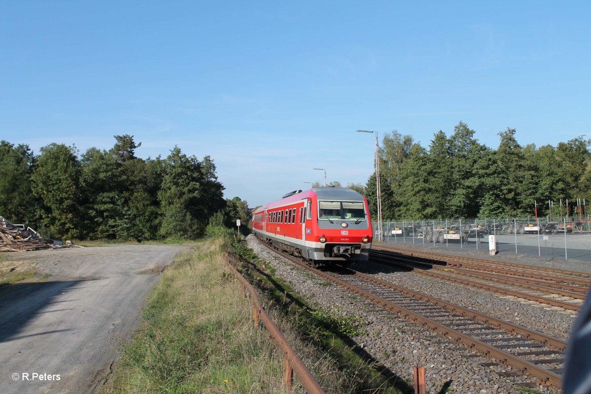 Nahaufnahme 610 012 als RE 3697 Hof nach Regensburg in Wiesau. 24.09.13