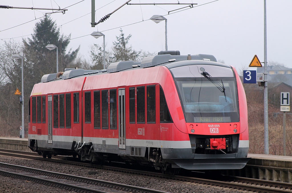 NAH.SH Lint 648 005/505 verlsst hier Schleswig Richtung Kiel. 13.04.2013 (01500)