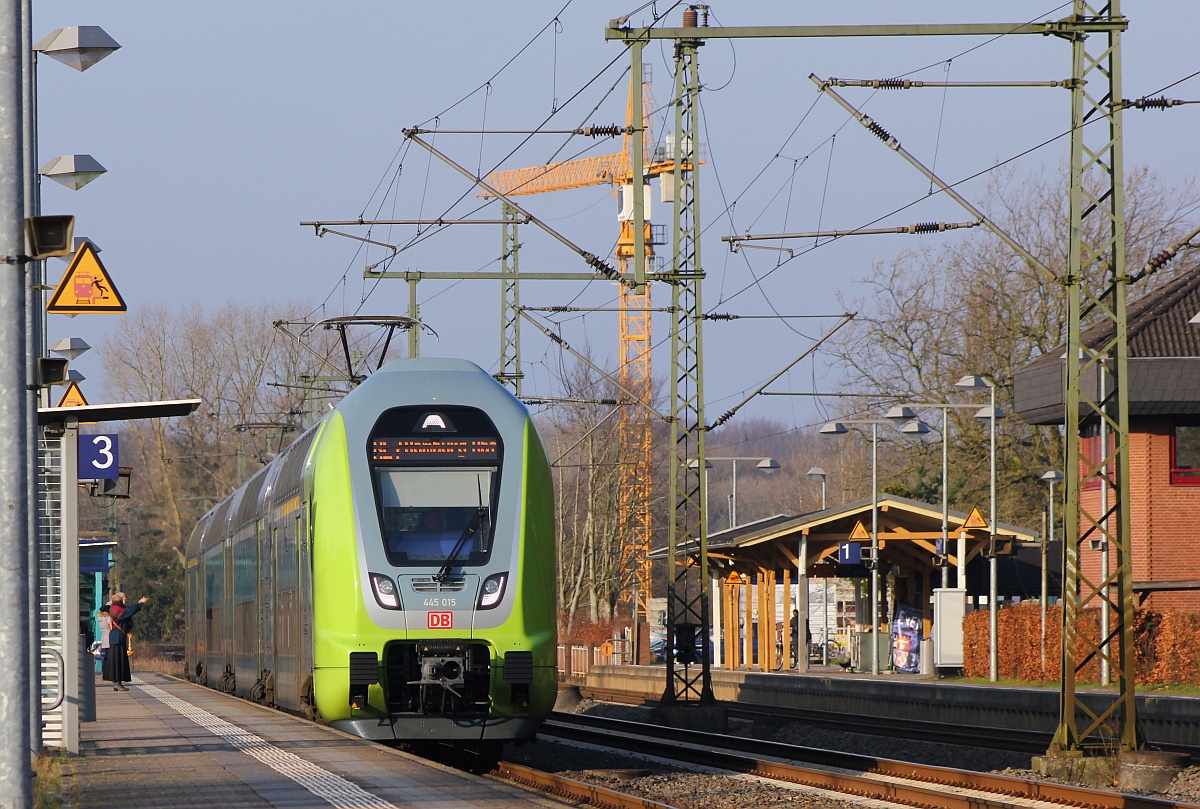 NAH.SH/DB 445 015 und 036 mit dem RE 7 nach Hamburg. Schleswig 14.01.2018