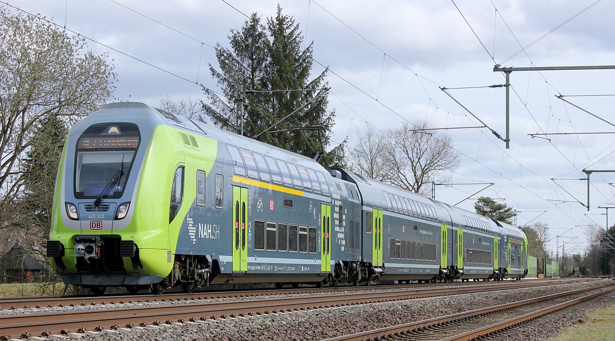 NAH.SH/DB 445 020 + 032 als RE7 nach Flensburg. Owschlag 10.04.2021