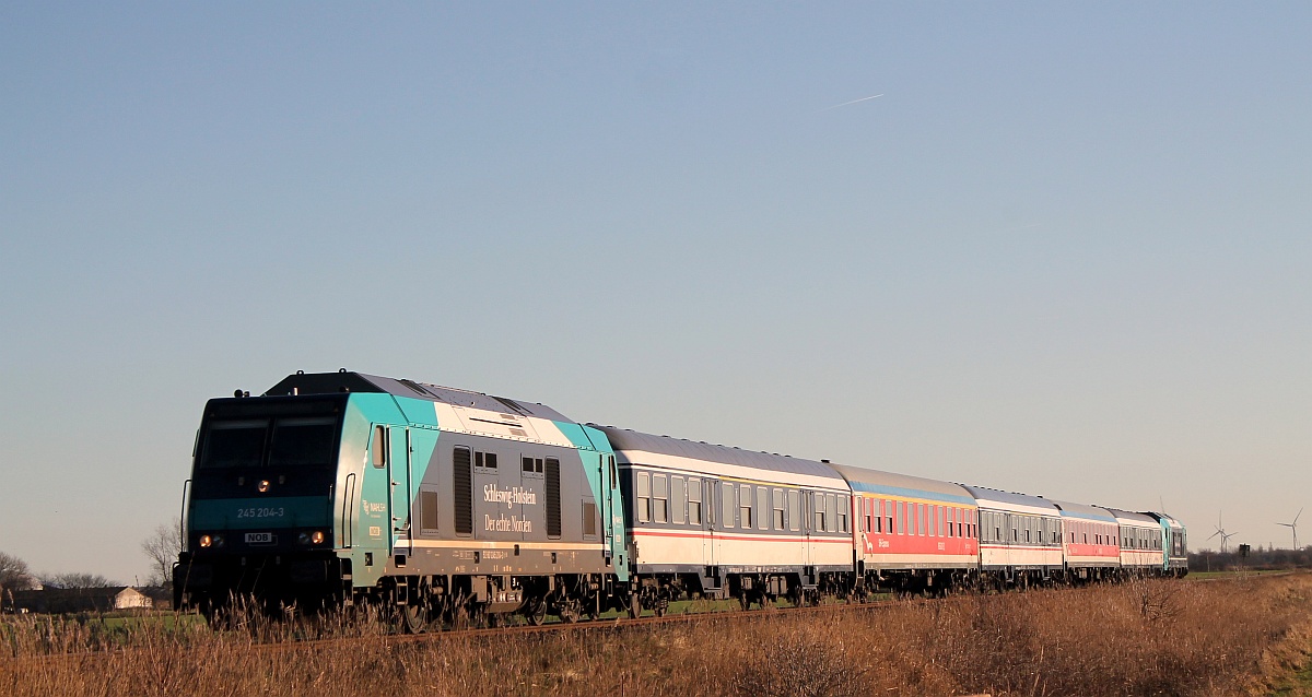 NAH.SH/Paribus/DB 1245 204-3 mit einem RE6 nach Westerland. Südergotteskoog 02.12.2016