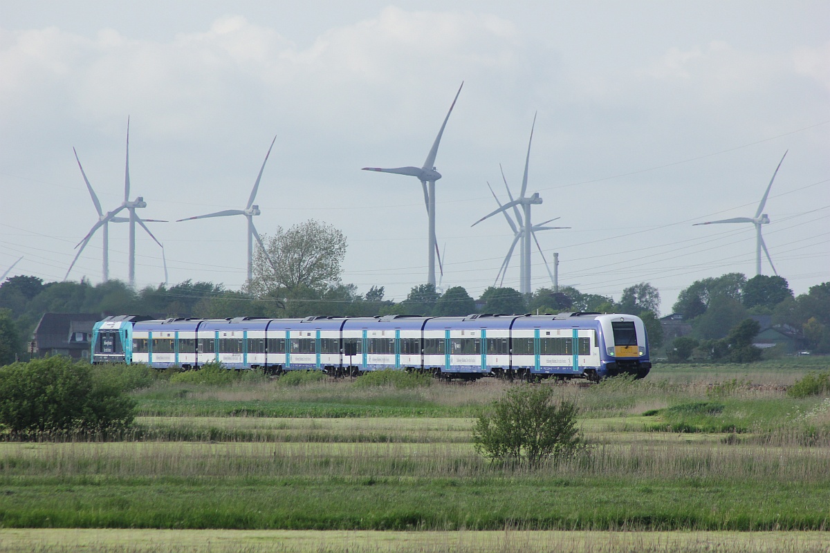 NAH.SH/Paribus/DB 245 204 mit Married-Pair Wagenpark als RE6 nach Hamburg, Bongsiel 24.05.2017