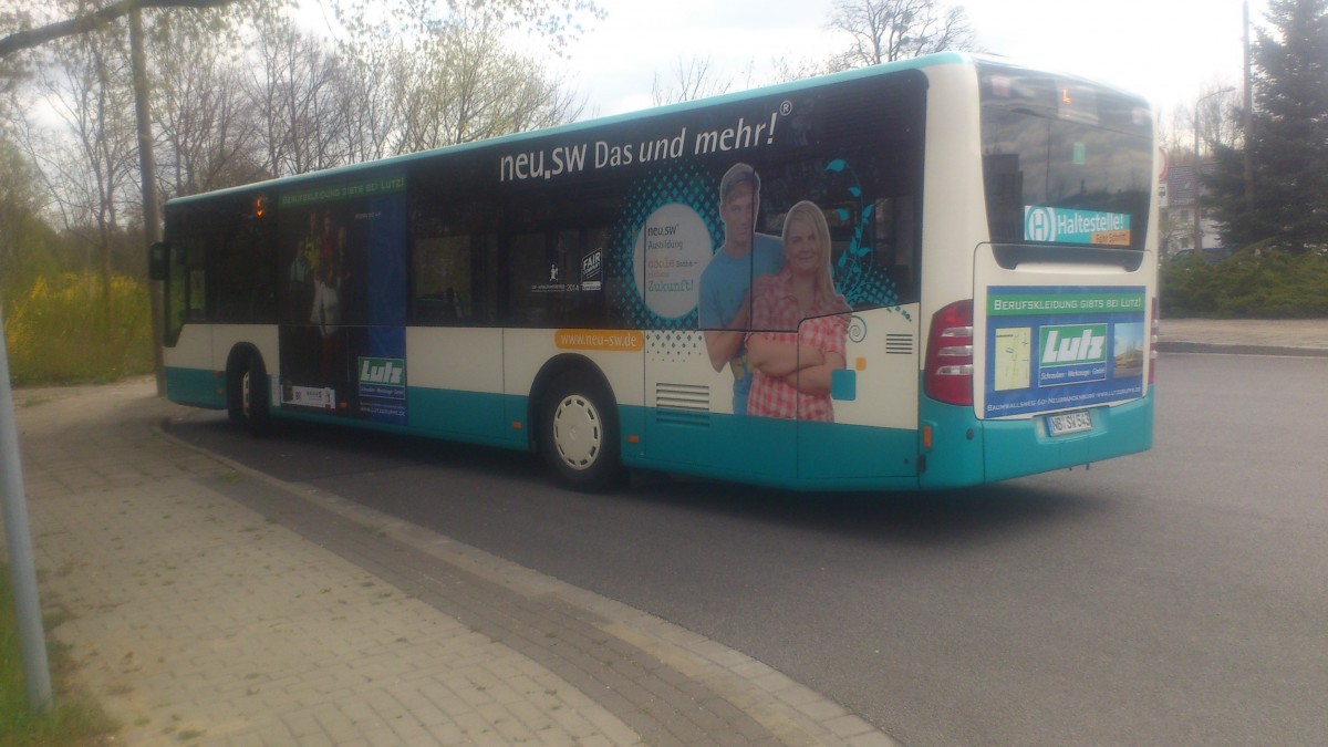 ....NB SW 543 der Citaro am Endhaltepunkt der Linie 5 
mit sein Traffic Board fr Lutz Berufsbekleidung