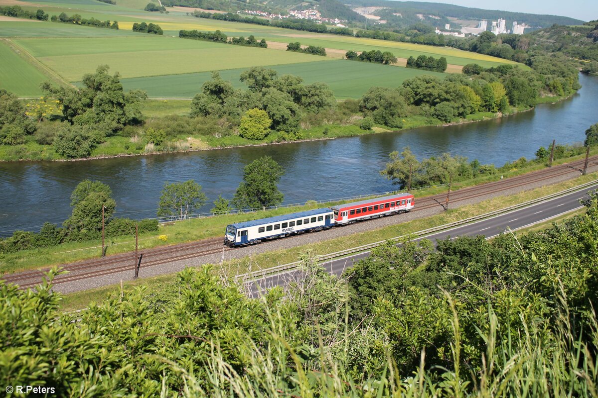 NE81 626 981-2 der Weser Ems und NE81 626 982 SWEG auf Überführungsfahrt Richtung Norden zwischen Himmelstadt und Karlstadt. 02.06.21