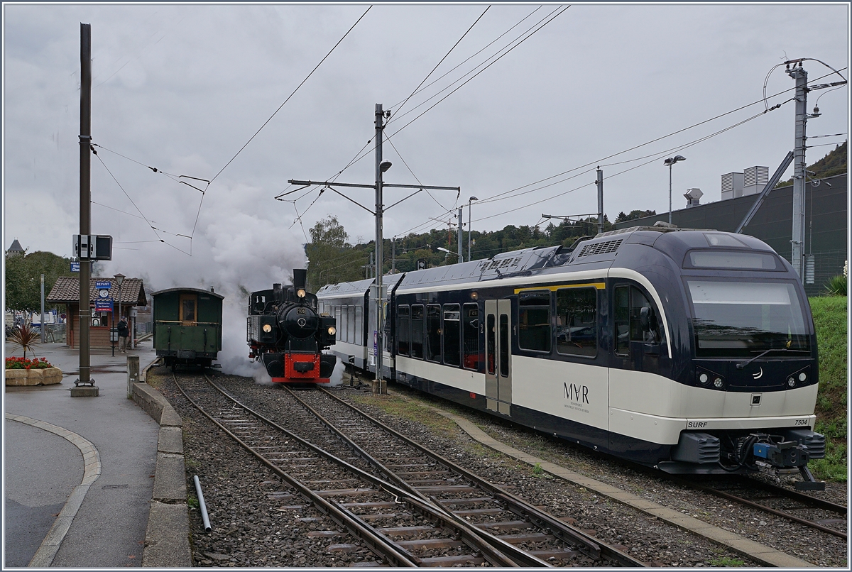 Neben dem über das Wochenende abgestellten CEV MVR ABeh 2/6 7504 in Blonay rangiert die Blonay-Chamby G 2x 2/2 105. 

26. Sept. 2020