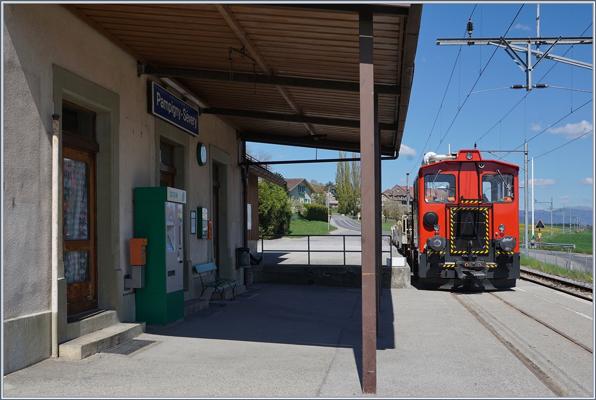Nebenbahnidylle am Jurasüdfuss in der Station Pampigny-Sévery.
4. April 2017