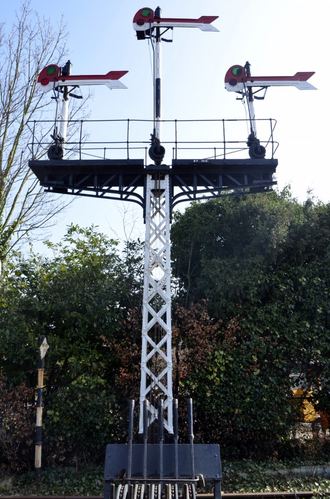 Nederlands Spoorwegmuseum Utrecht: Historische Flügelsignale im Aussenbereich des Ausstellungsgeländes (13.03.2016)